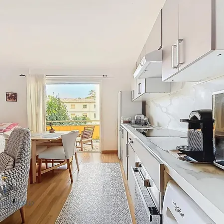 Ocean Front アパート *